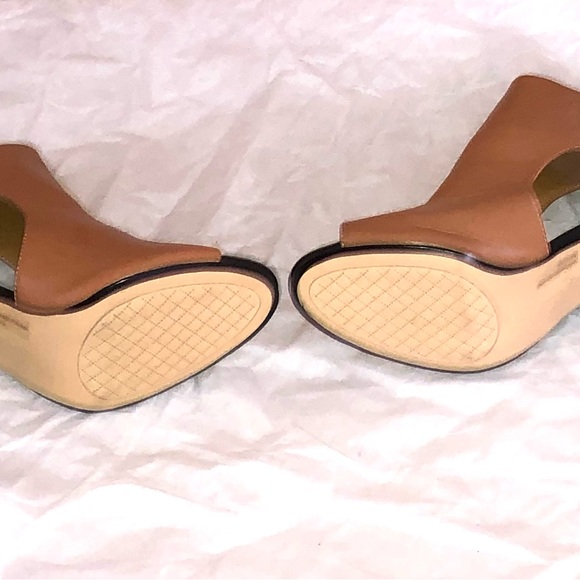 Authentic Beautiful NWOT Report Signature Bryanna Leather Peep Toe Booties sz 7 - Picture 4 of 6